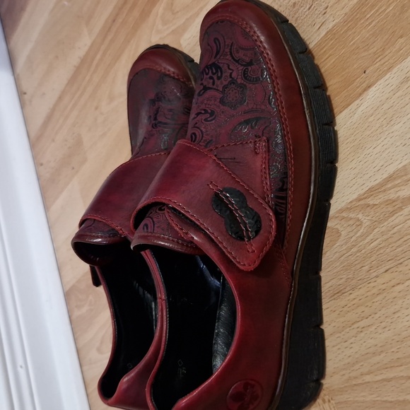 Rieker loafers red with black printed accents - Picture 2 of 5